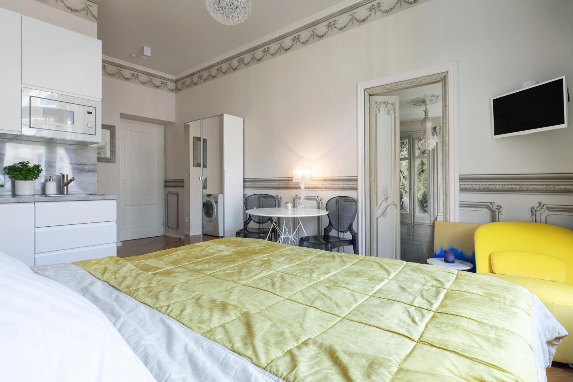 With Private Balcony In Smichov By Days Prague