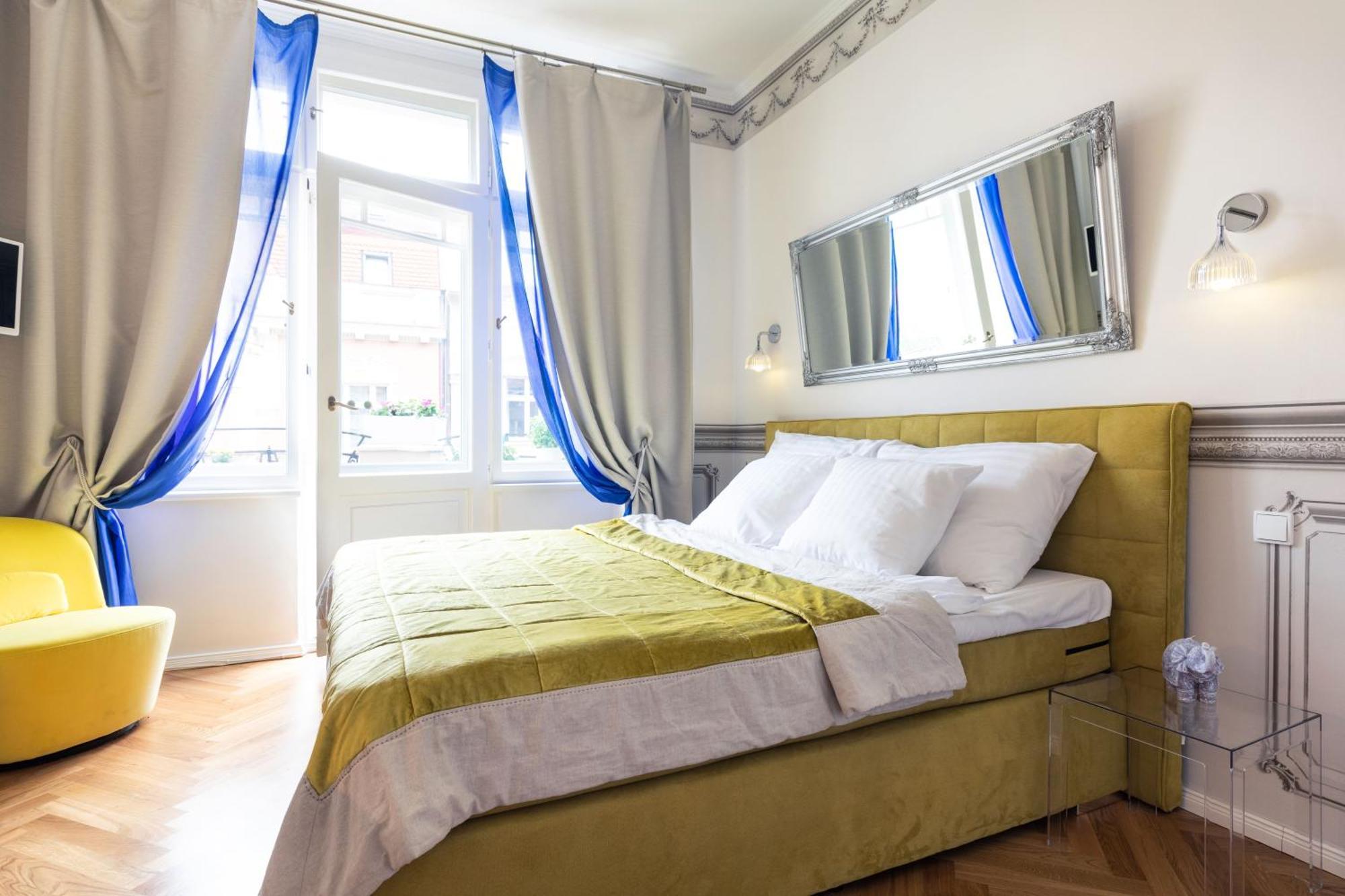 Apartment With Private Balcony In Smichov By Days
