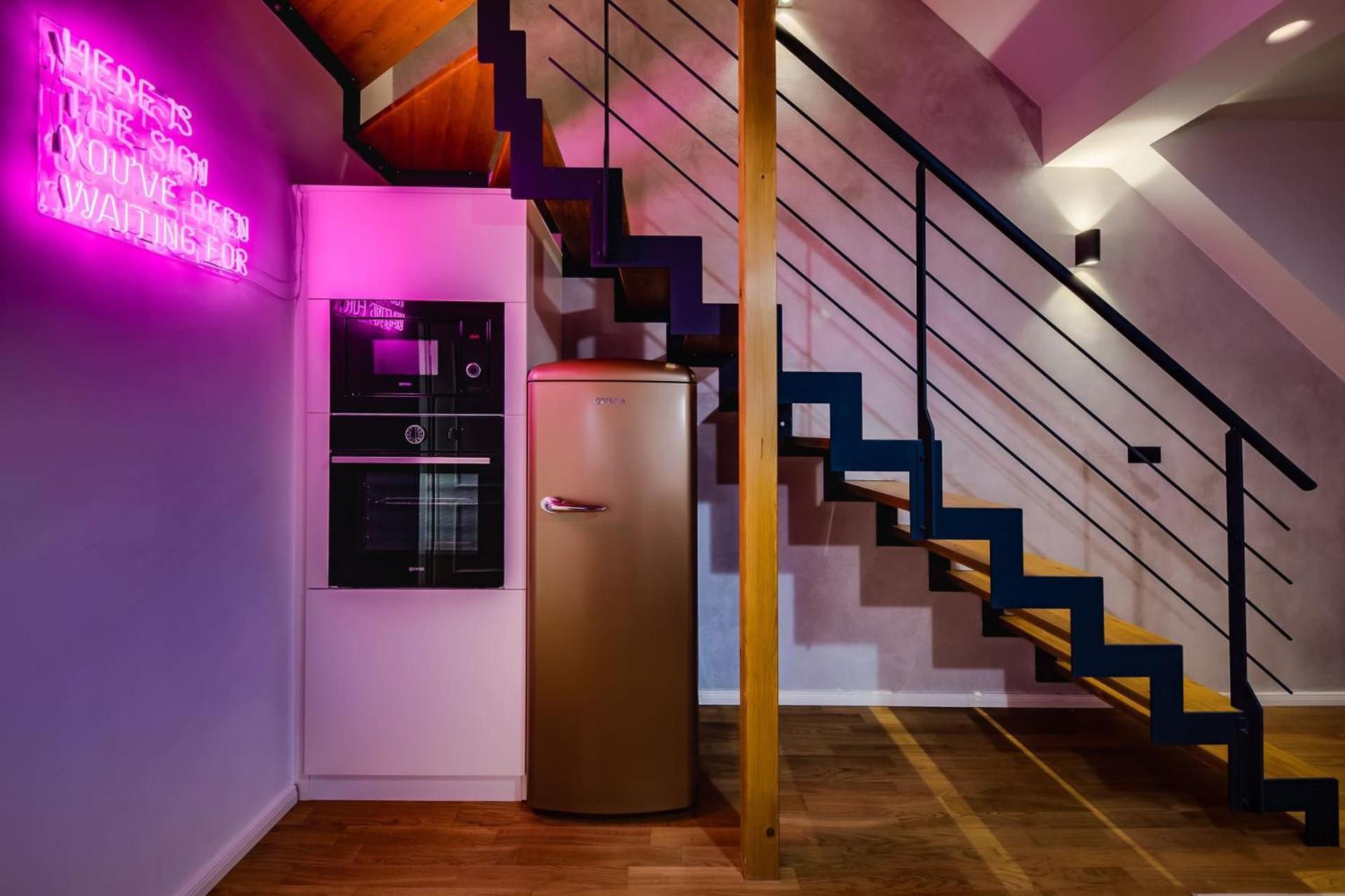 With Private Balcony In Smichov By Days Appartamento *