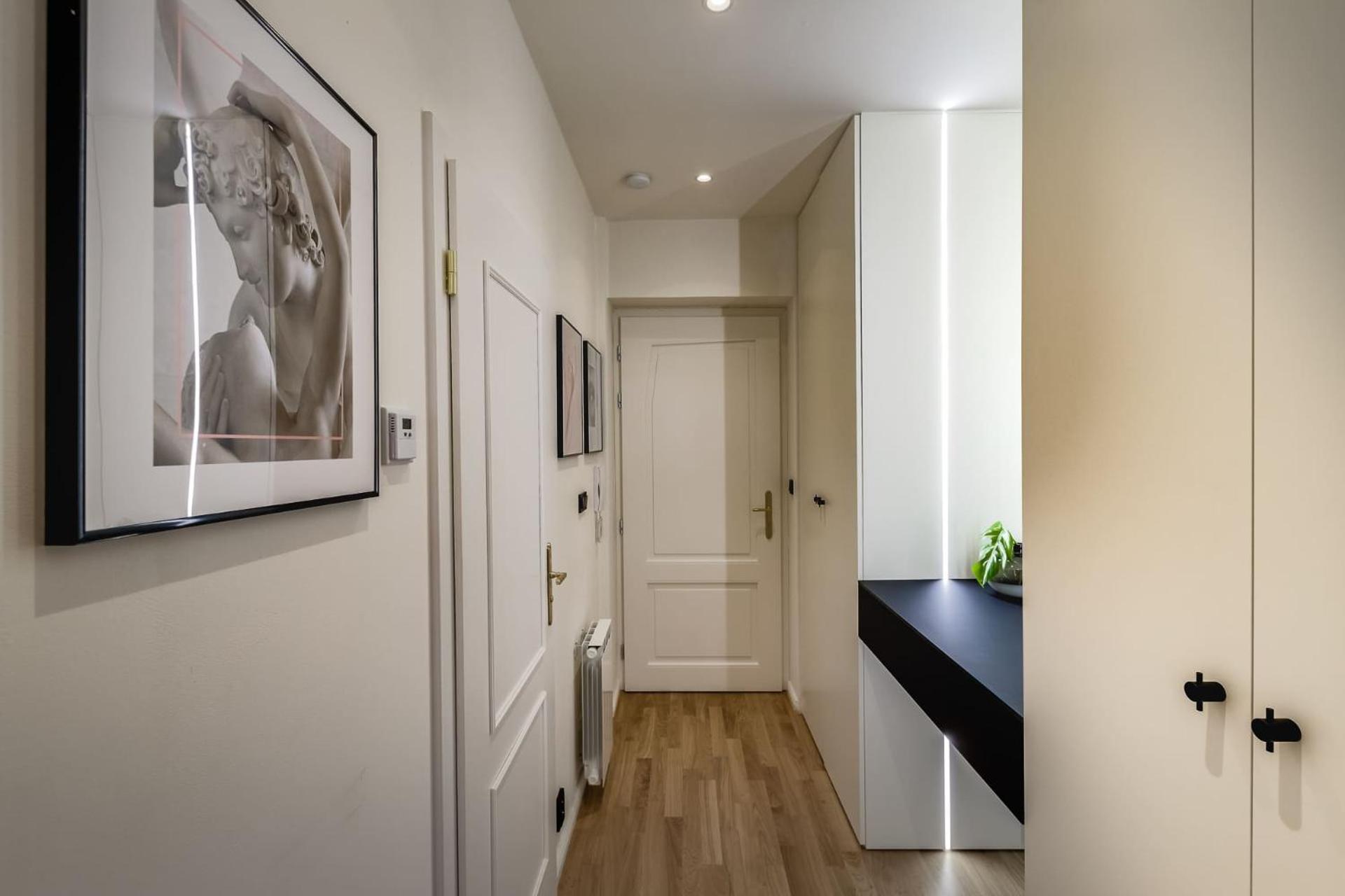 Appartamento With Private Balcony In Smichov By Days *