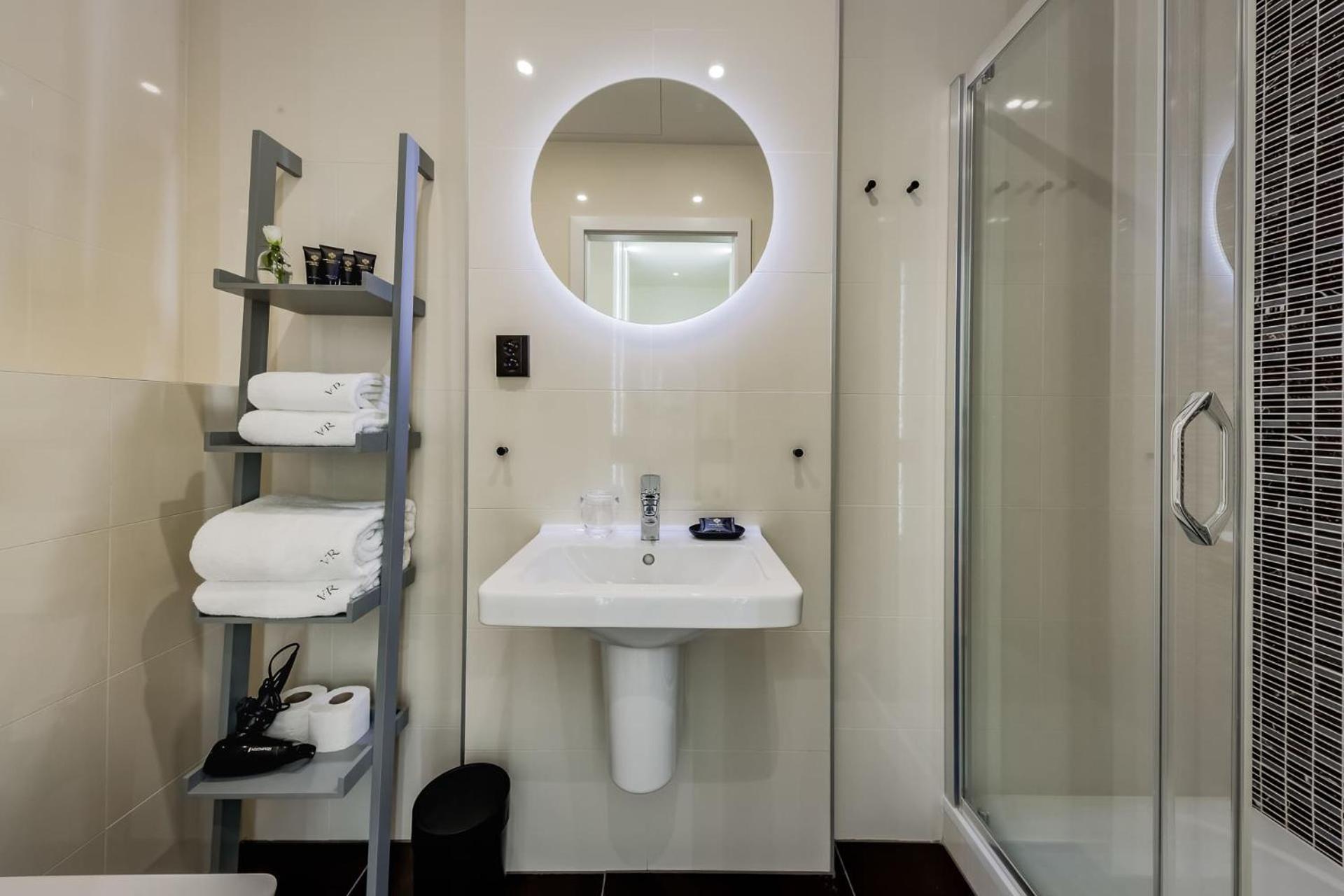 With Private Balcony In Smichov By Days Appartamento Praga