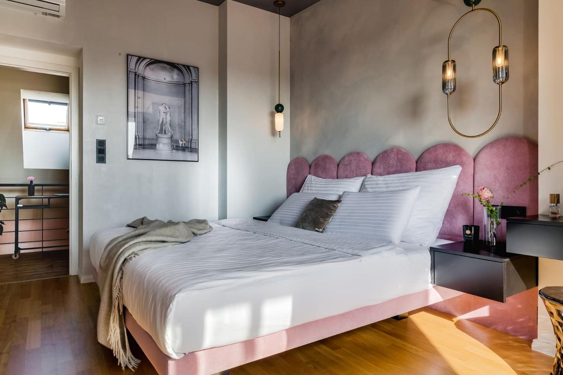 Appartamento With Private Balcony In Smichov By Days