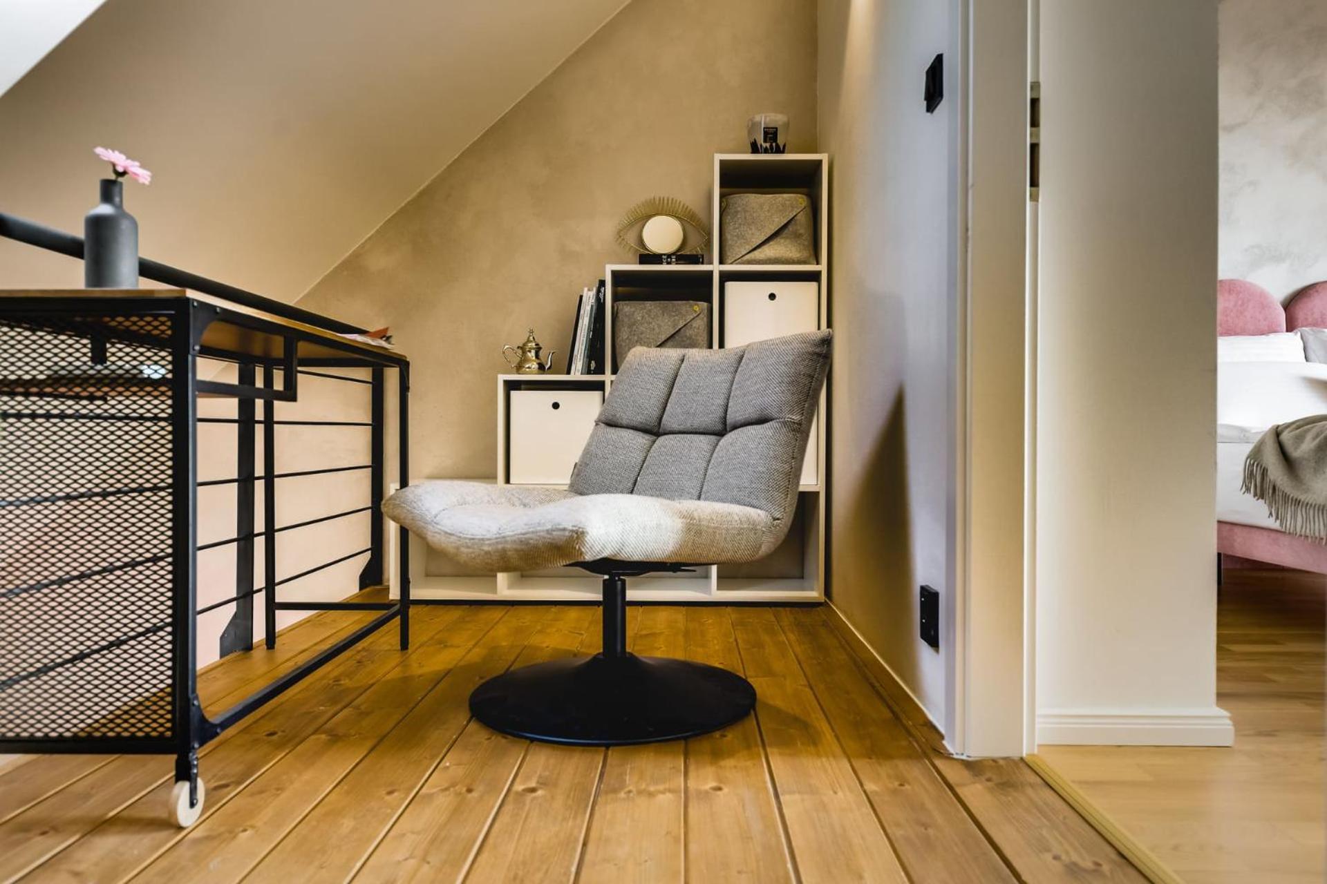 With Private Balcony In Smichov By Days *