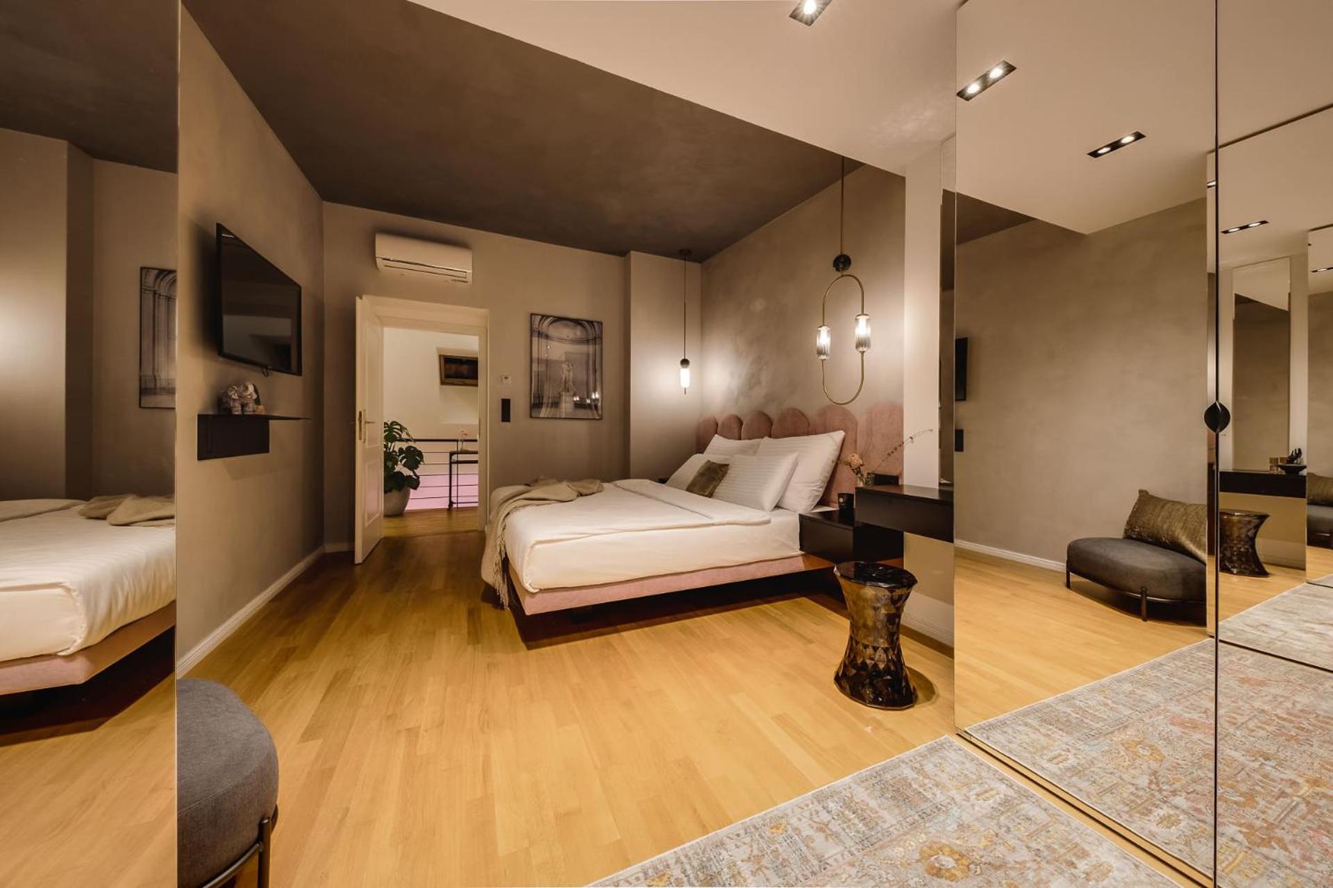 With Private Balcony In Smichov By Days Praga