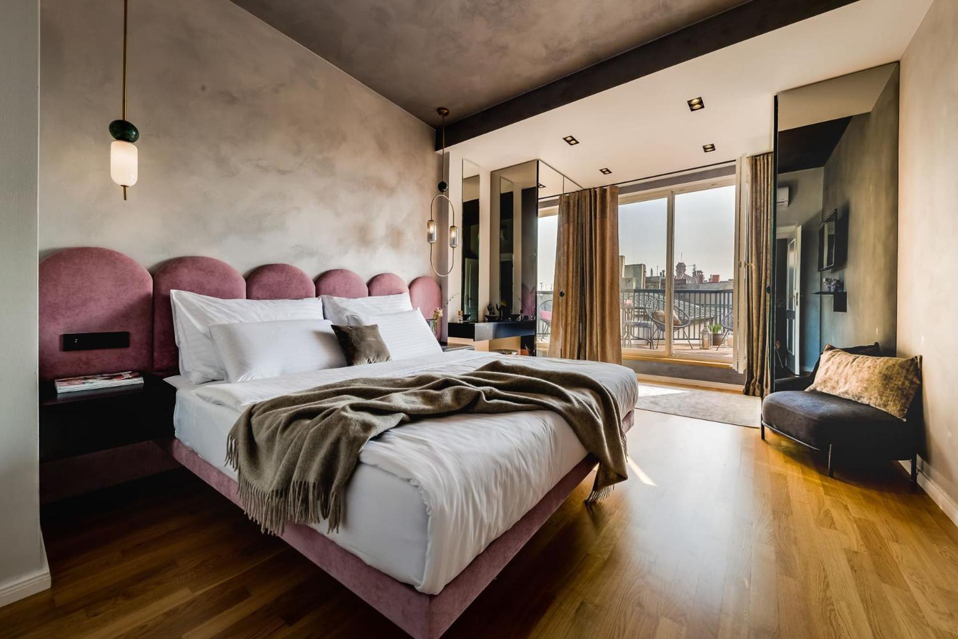 With Private Balcony In Smichov By Days Appartamento *